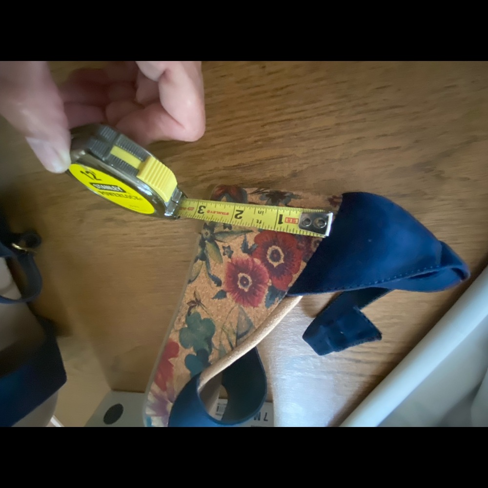 Seleeny Wedge Sandals - Picture 5 of 6